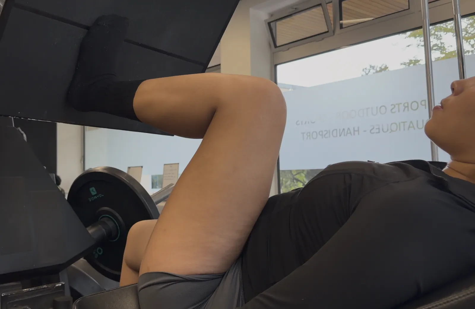 Travail de flexion du genou à la presse
